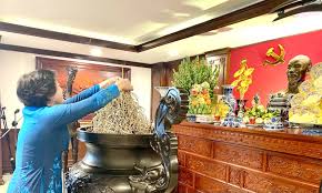 Lễ dâng hương tưởng niệm Chủ tịch Hồ Chí Minh không chỉ đơn thuần là sự kiện kỷ niệm mà còn là dịp để khẳng định giá trị và ý nghĩa lớn lao mà Bác để lại cho dân tộc Việt Nam.