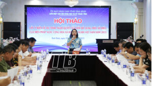 Khẳng định tầm quan trọng của việc thu thập ý kiến sửa đổi Hiến pháp năm 2013 từ Nhân dân trong việc hoàn thiện dự thảo nghị quyết.